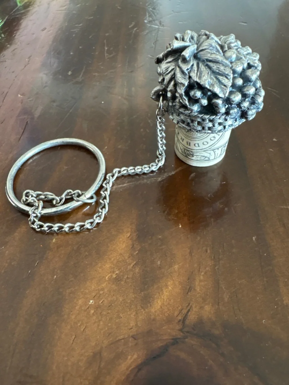 Pewter Bottle topper grapes/leaves with large ring